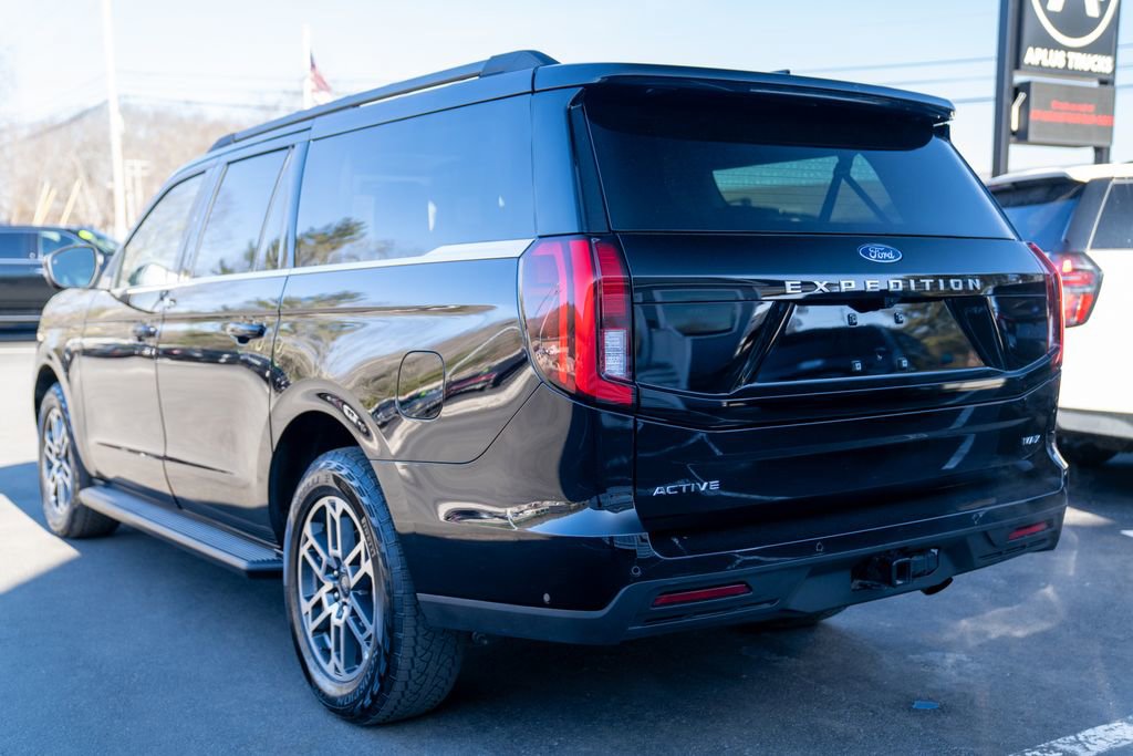 Used 2025 Ford Expedition Max Active image 4
