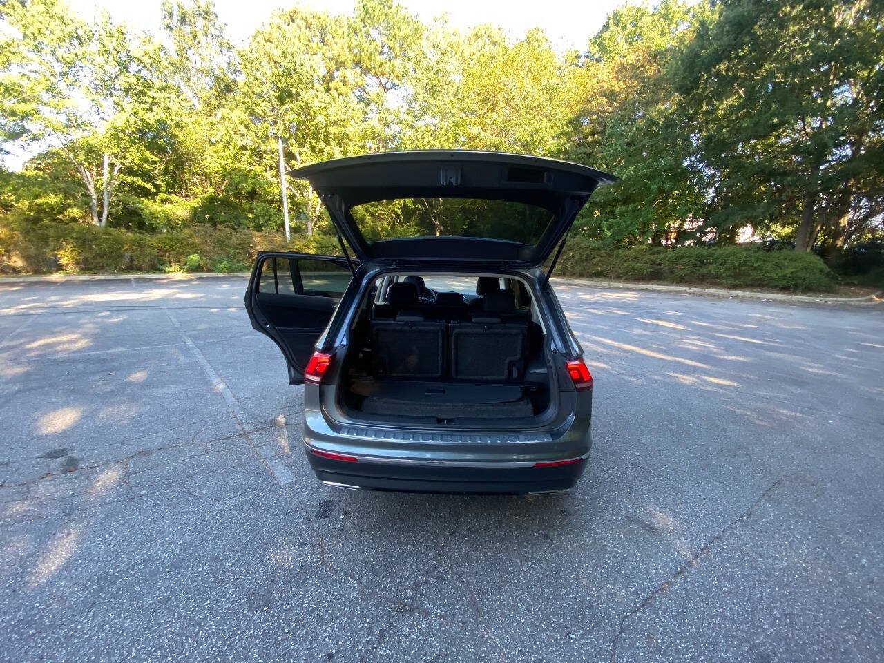 Used 2020 Volkswagen Tiguan SE FWD image 49