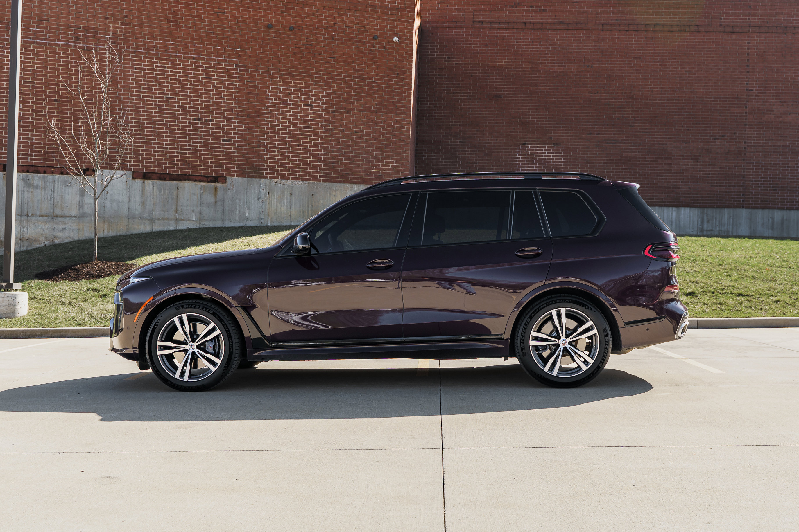 Used 2023 BMW X7 M60i w/ Executive Package image 6