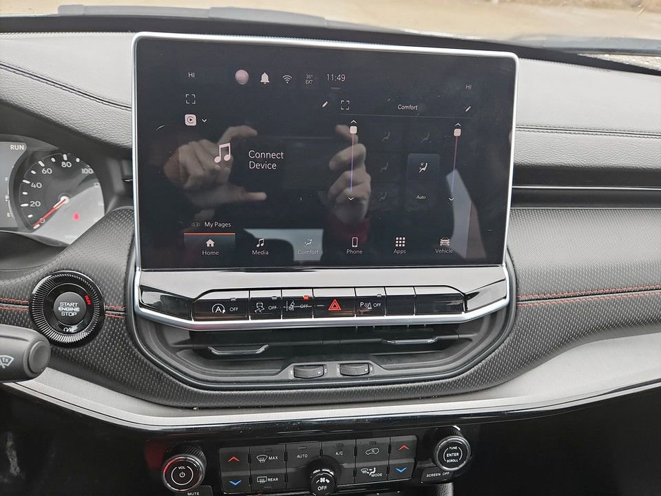 Used 2025 Jeep Compass Trailhawk image 24