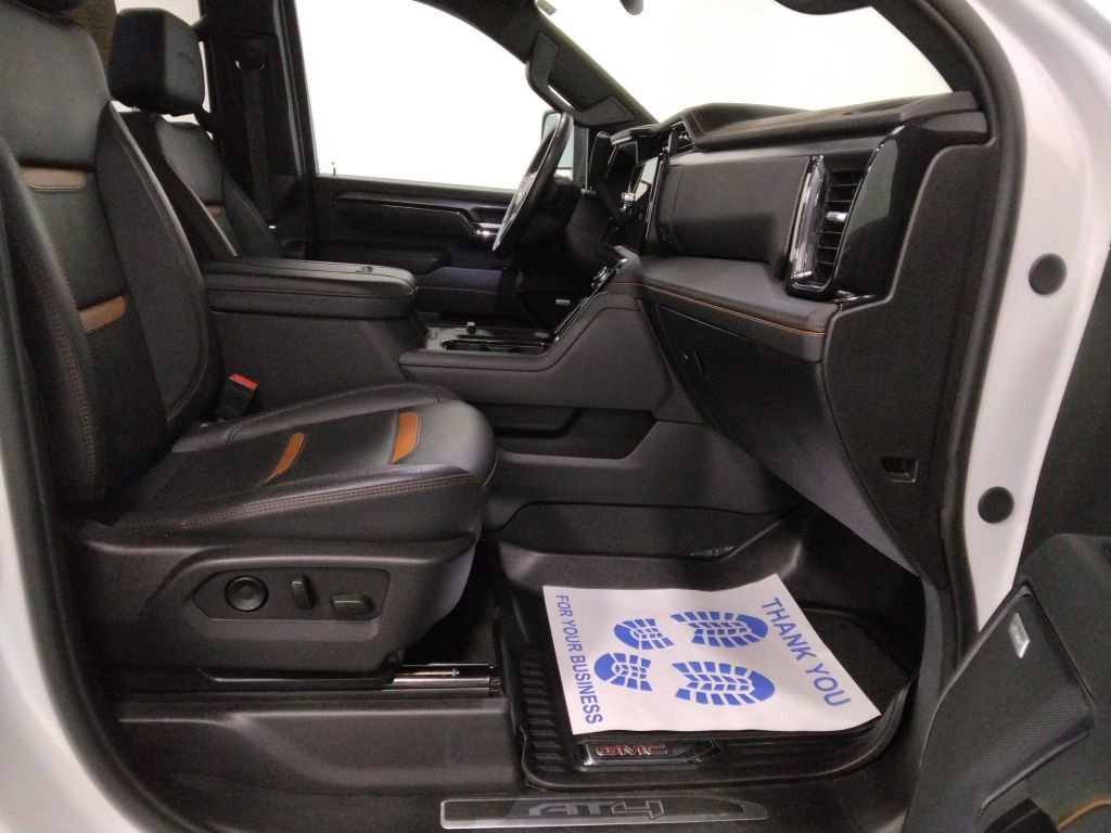 Used 2025 GMC Sierra 2500 AT4 image 41