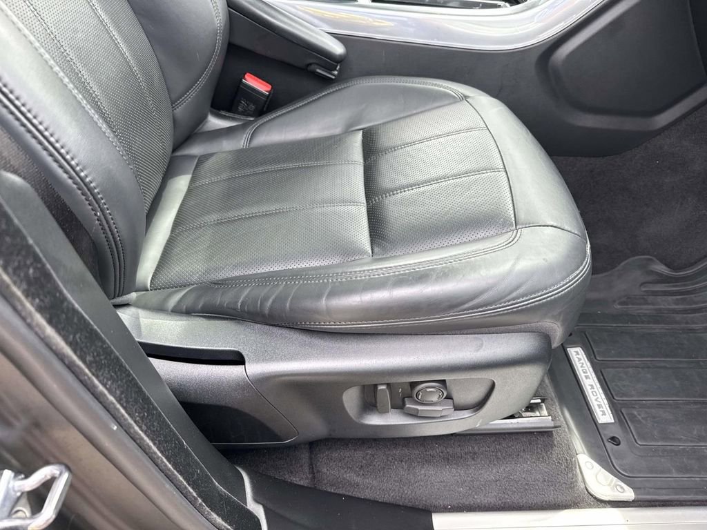 Used 2020 Land Rover Range Rover Sport HSE image 12