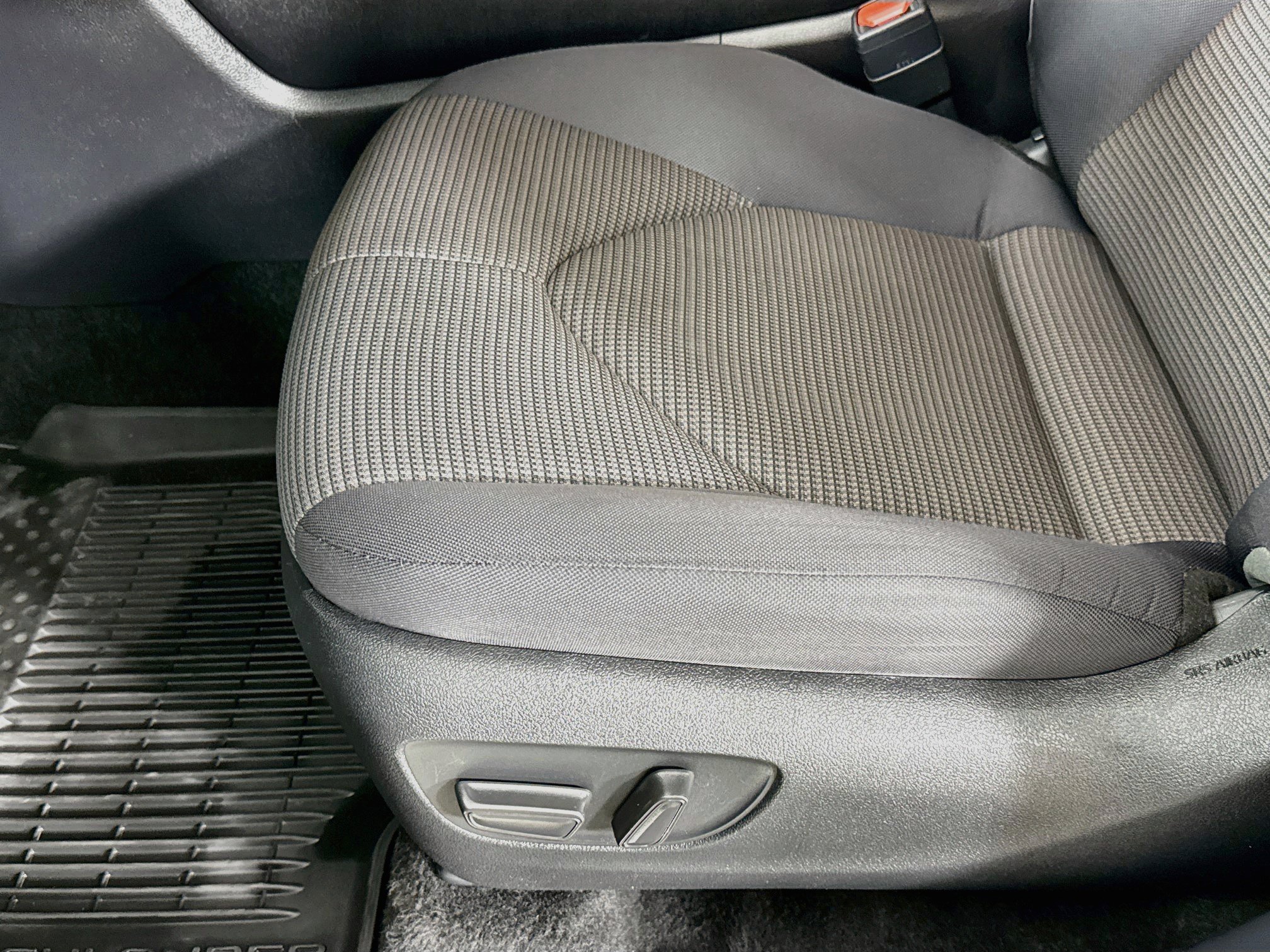 Used 2025 Toyota Highlander LE AWD/4WD image 20