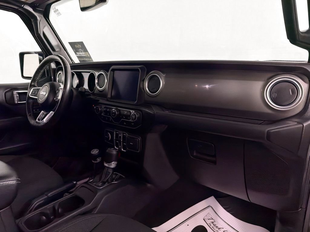 Used 2023 Jeep Wrangler Sahara w/ Cold Weather Group image 29