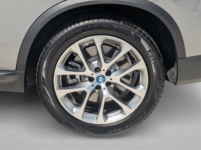 Used 2025 BMW X5 xDrive50e AWD/4WD image 22