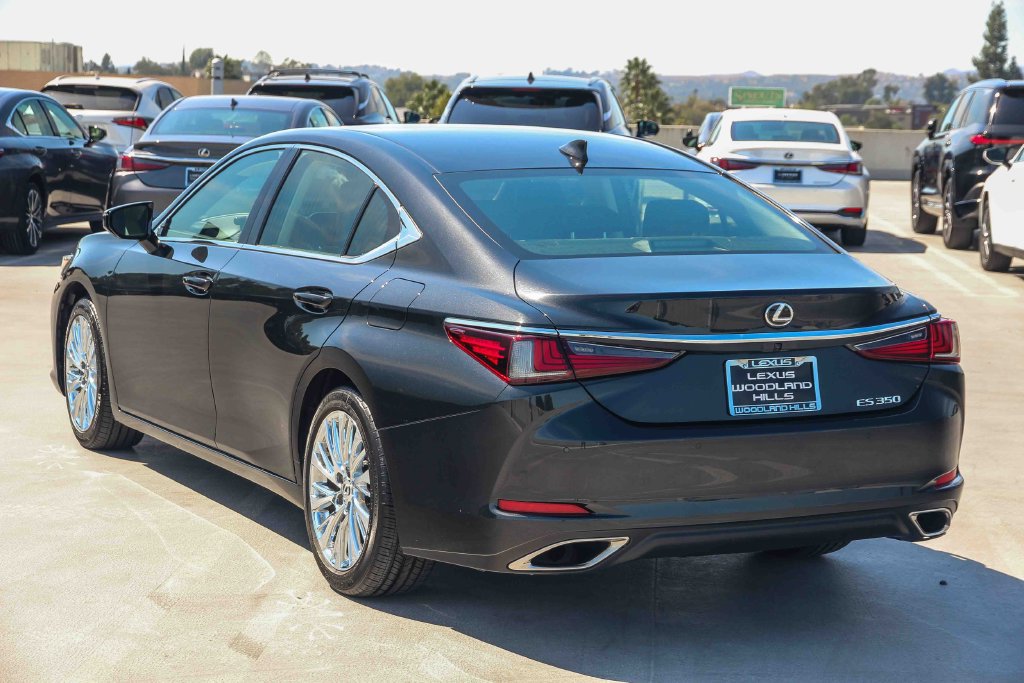 Certified 2024 Lexus ES 350 w/ Premium Package FWD image 7