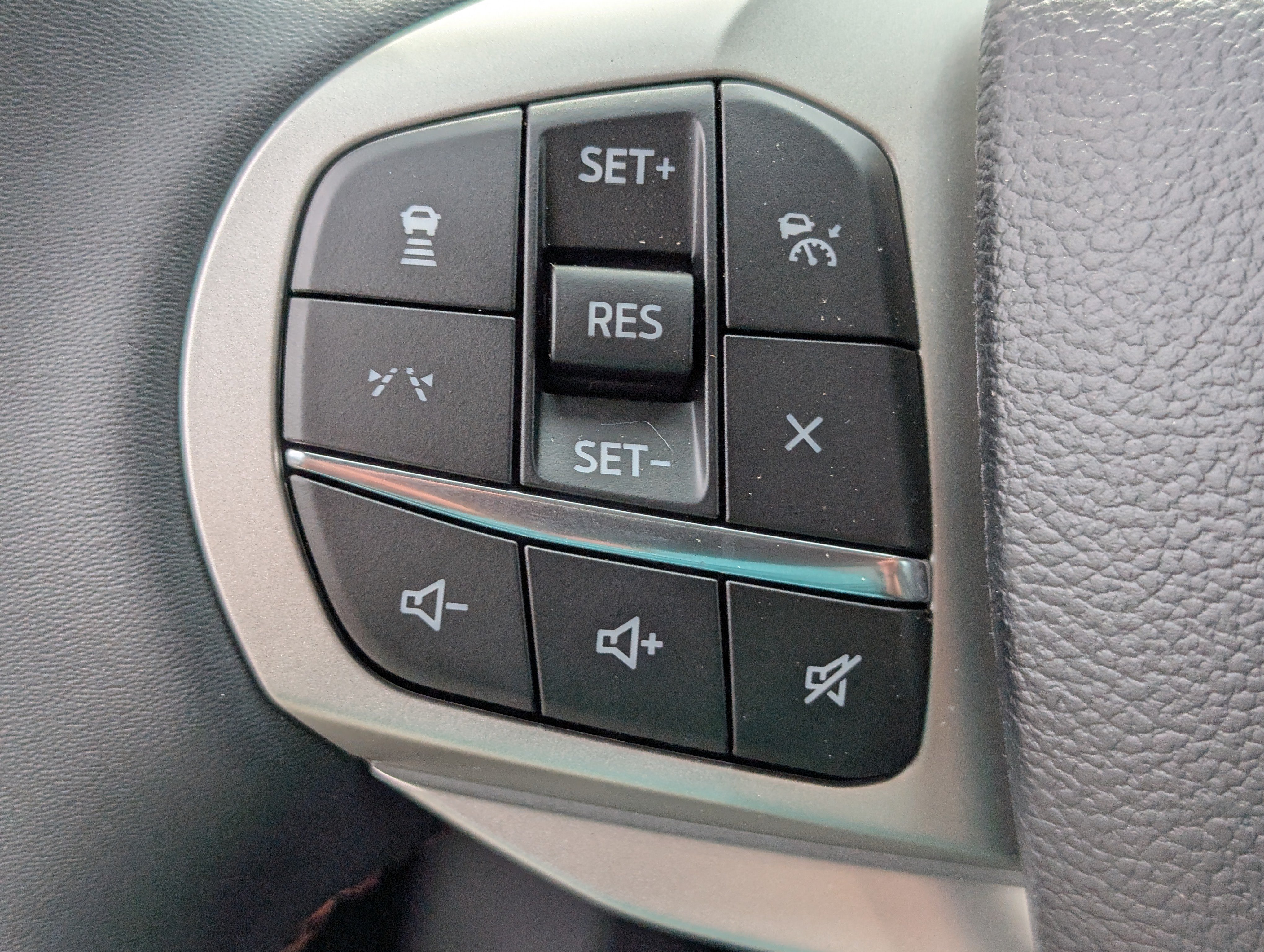 New 2026 Ford Explorer Active RWD image 20
