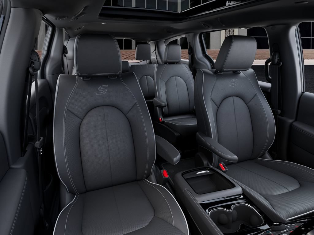 New 2027 Chrysler Pacifica Limited FWD image 16