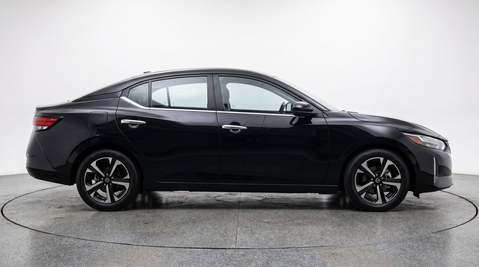 Used 2025 Nissan Sentra SV FWD image 11