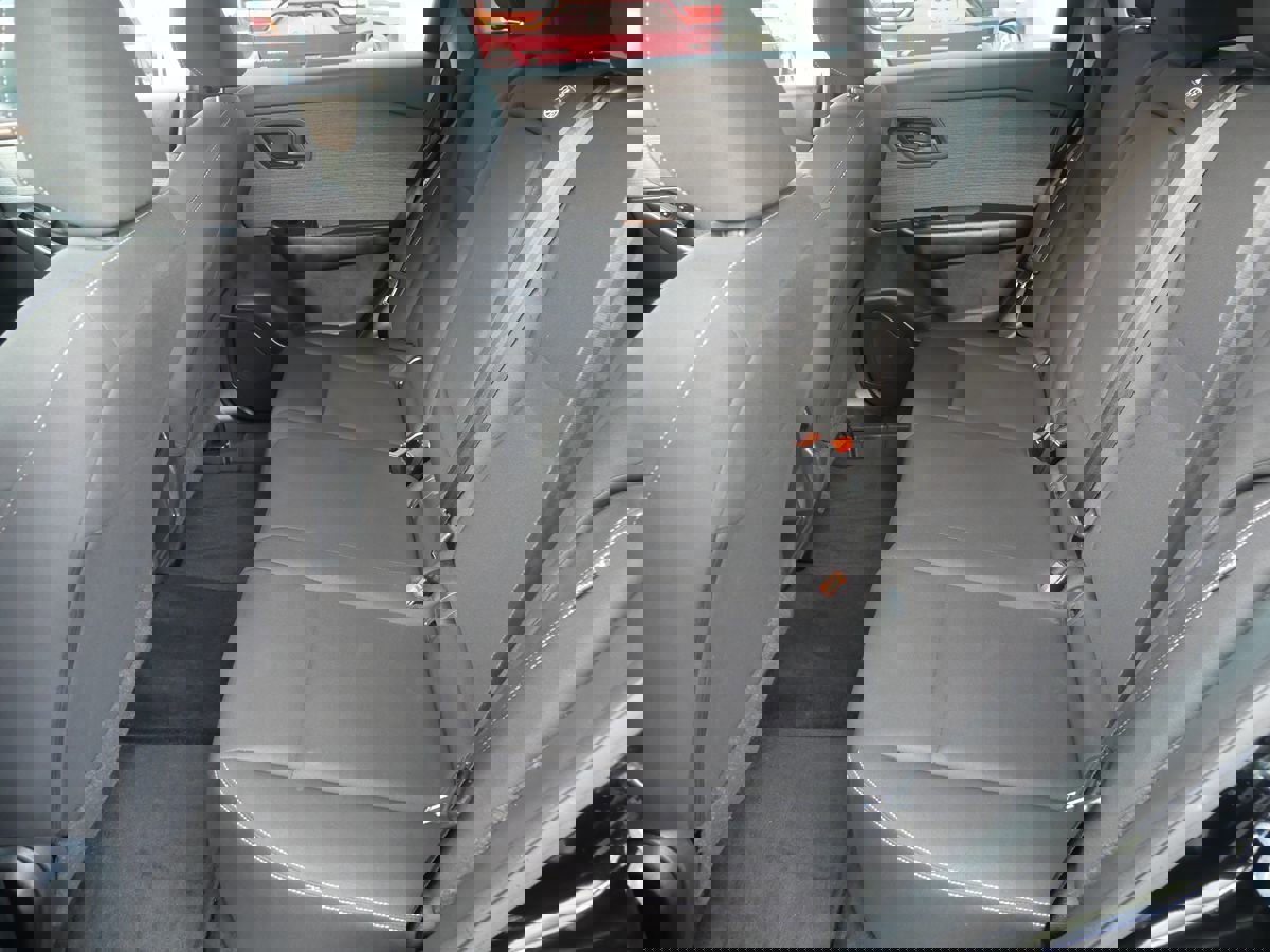 Used 2023 Nissan Rogue S image 21