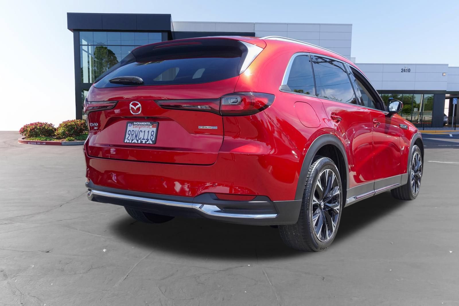 Certified 2024 MAZDA CX-90 Plug-In Hybrid w/ Premium Pkg AWD/4WD image 4