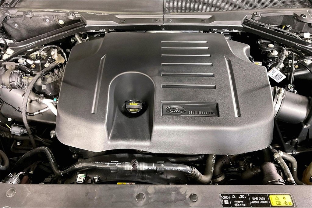 Used 2023 Land Rover Defender 110 X-Dynamic SE image 9