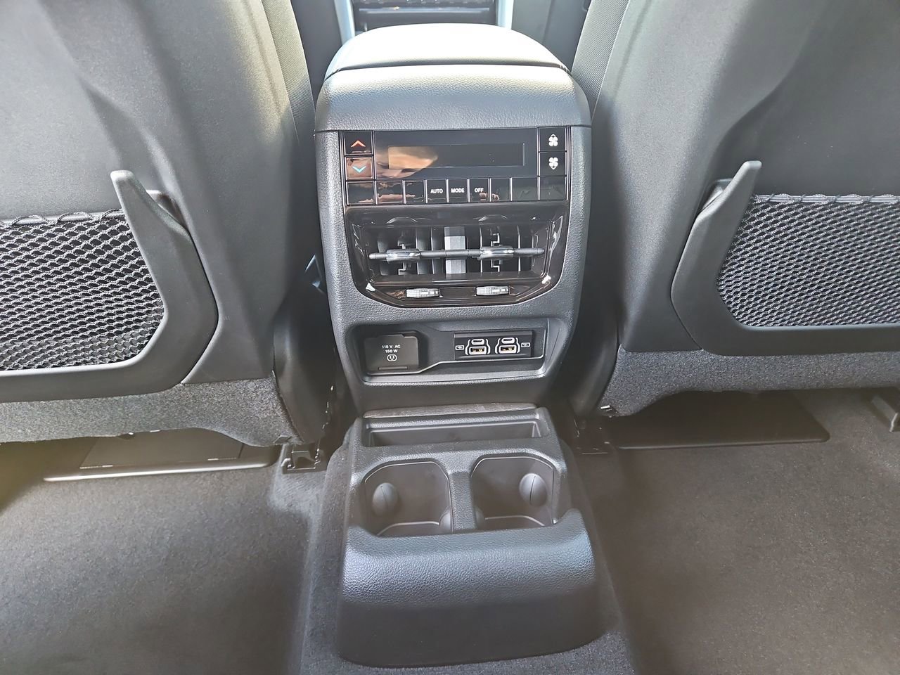 New 2025 Jeep Grand Cherokee L Altitude image 16