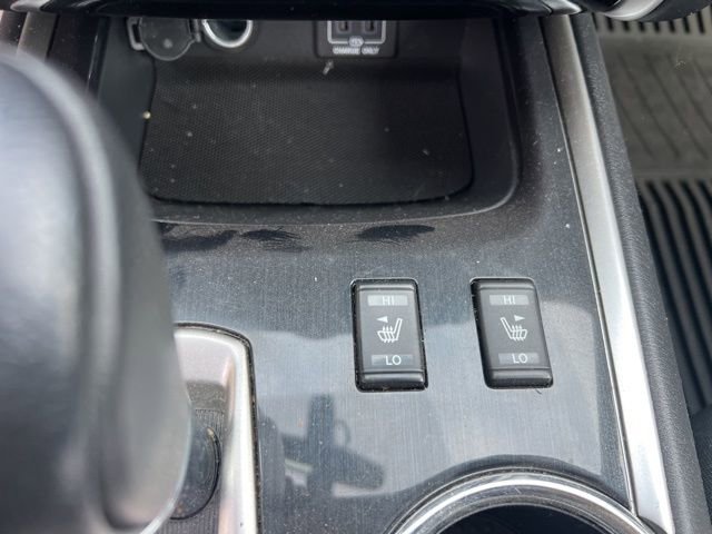 Used 2018 Nissan Pathfinder SV w/ SV Tech Package AWD/4WD image 30