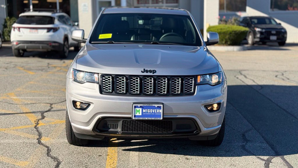 Used 2019 Jeep Grand Cherokee Altitude AWD/4WD image 10
