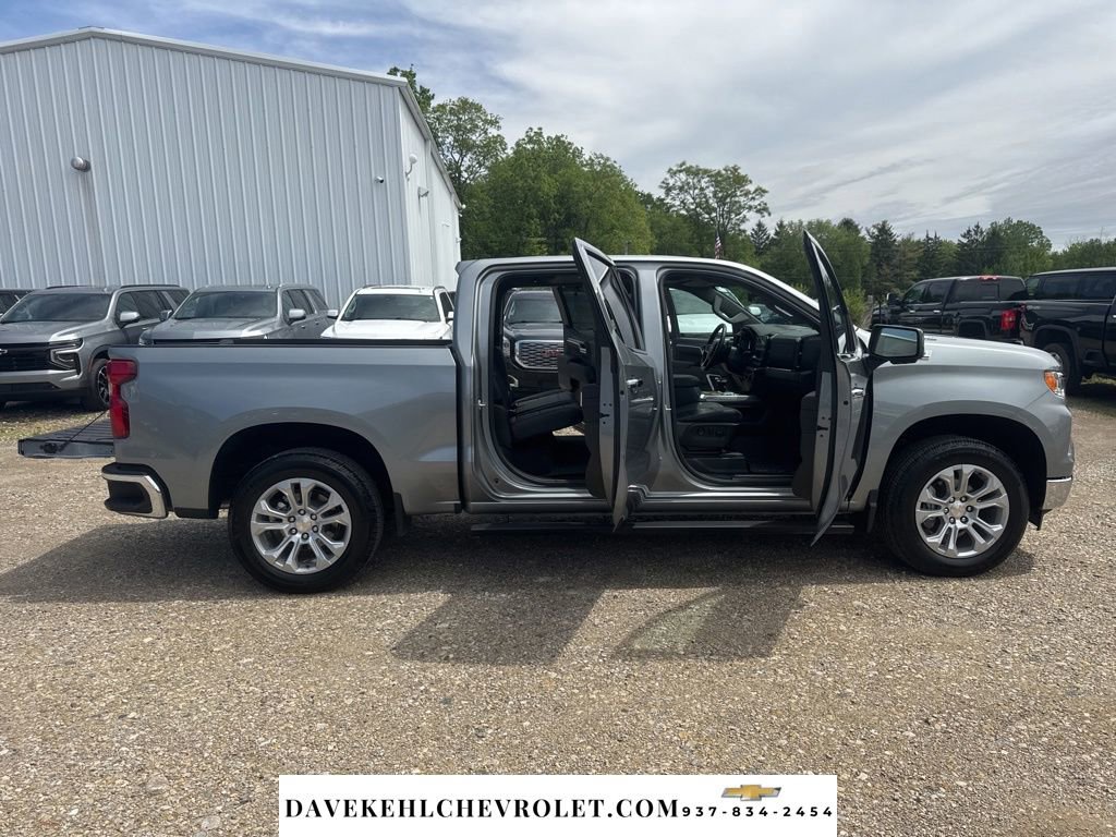 Used 2025 Chevrolet Silverado 1500 LTZ w/ LTZ Premium Package AWD/4WD image 15