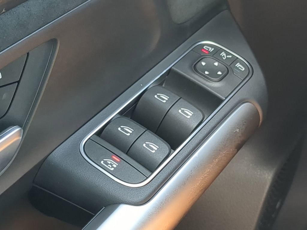 Certified 2025 Mercedes-Benz GLA 250 image 10