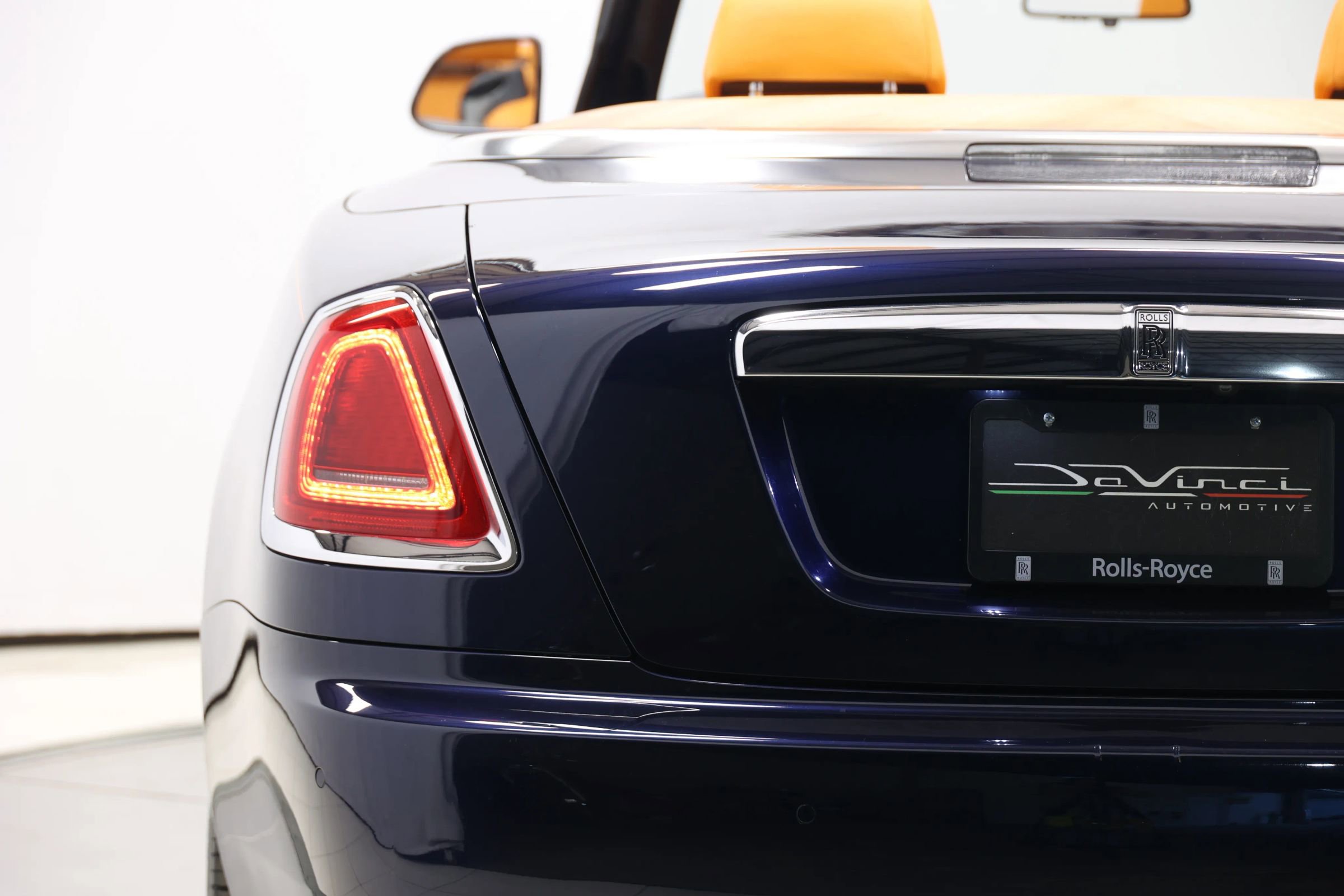 Used 2016 Rolls-Royce Dawn image 59