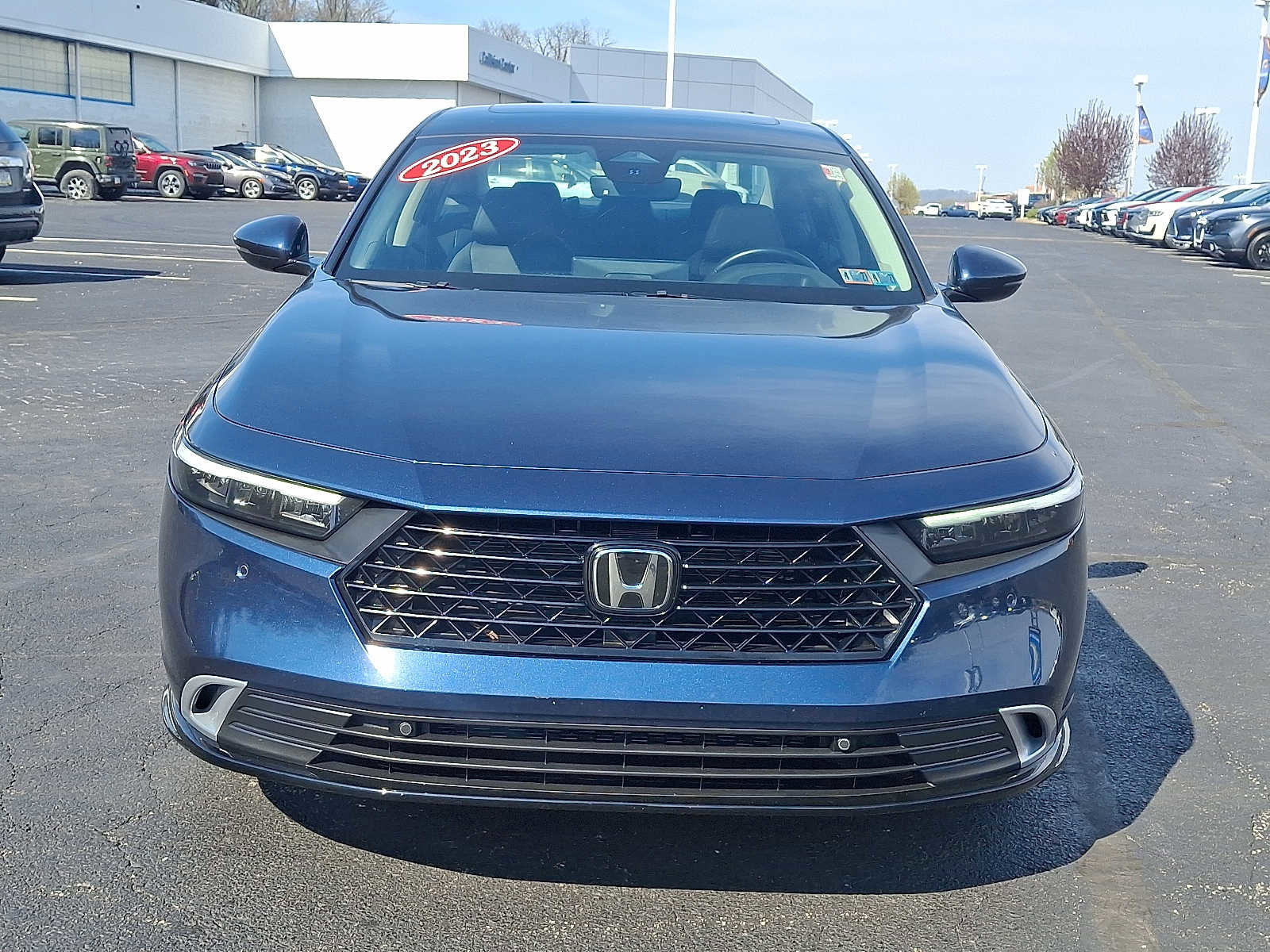Used 2023 Honda Accord Touring image 2