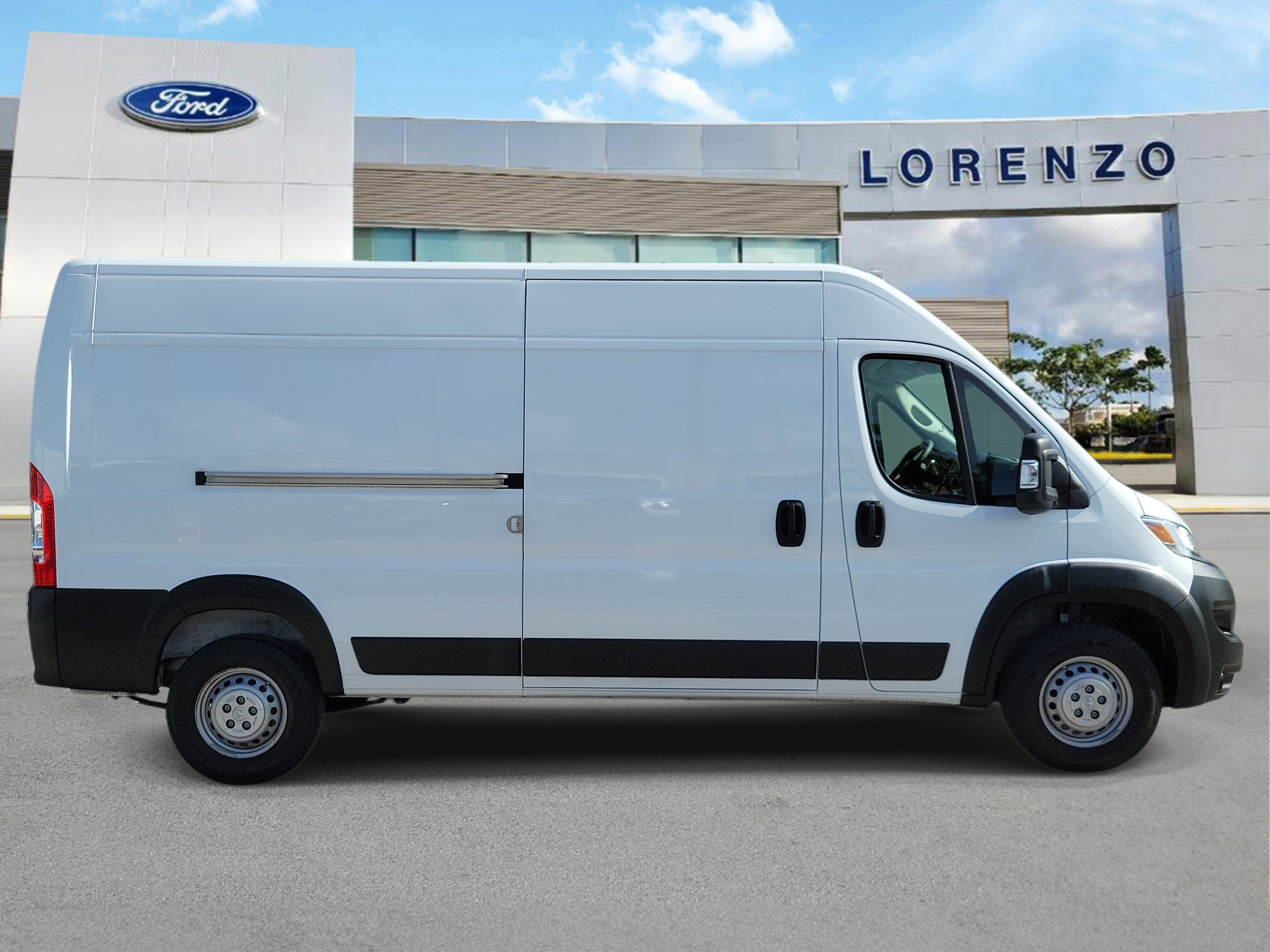 Used 2025 RAM ProMaster 2500 w/ Convenience Group FWD image 4