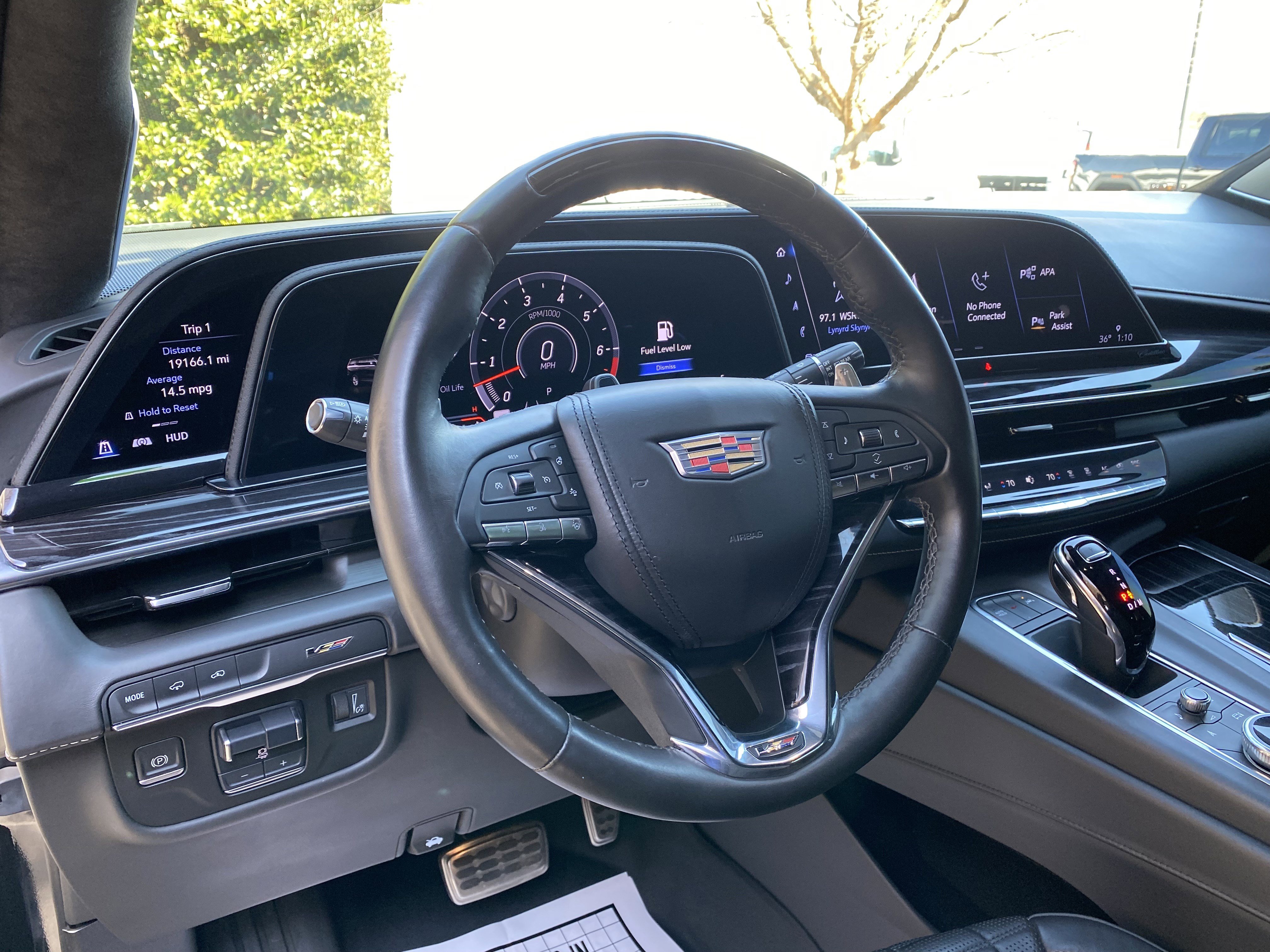 Used 2023 Cadillac Escalade ESV V image 17