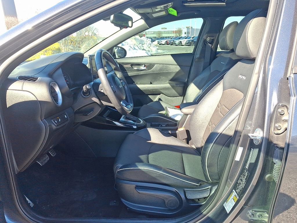 Used 2024 Kia Forte GT-Line w/ GT-Line Premium Package image 13