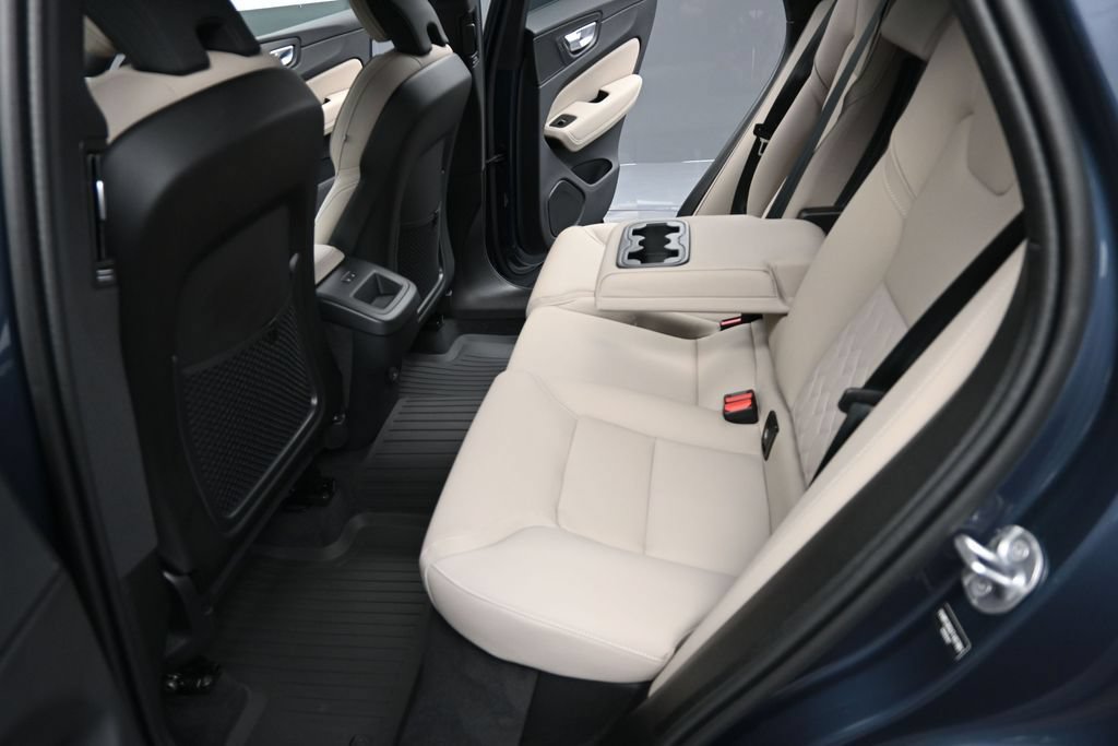 New 2026 Volvo XC60 B5 Plus w/ Climate Package AWD/4WD image 14