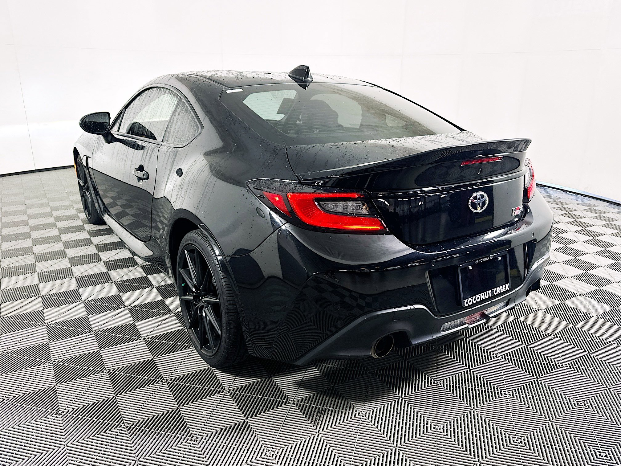 Used 2022 Toyota GR86 Premium RWD image 5