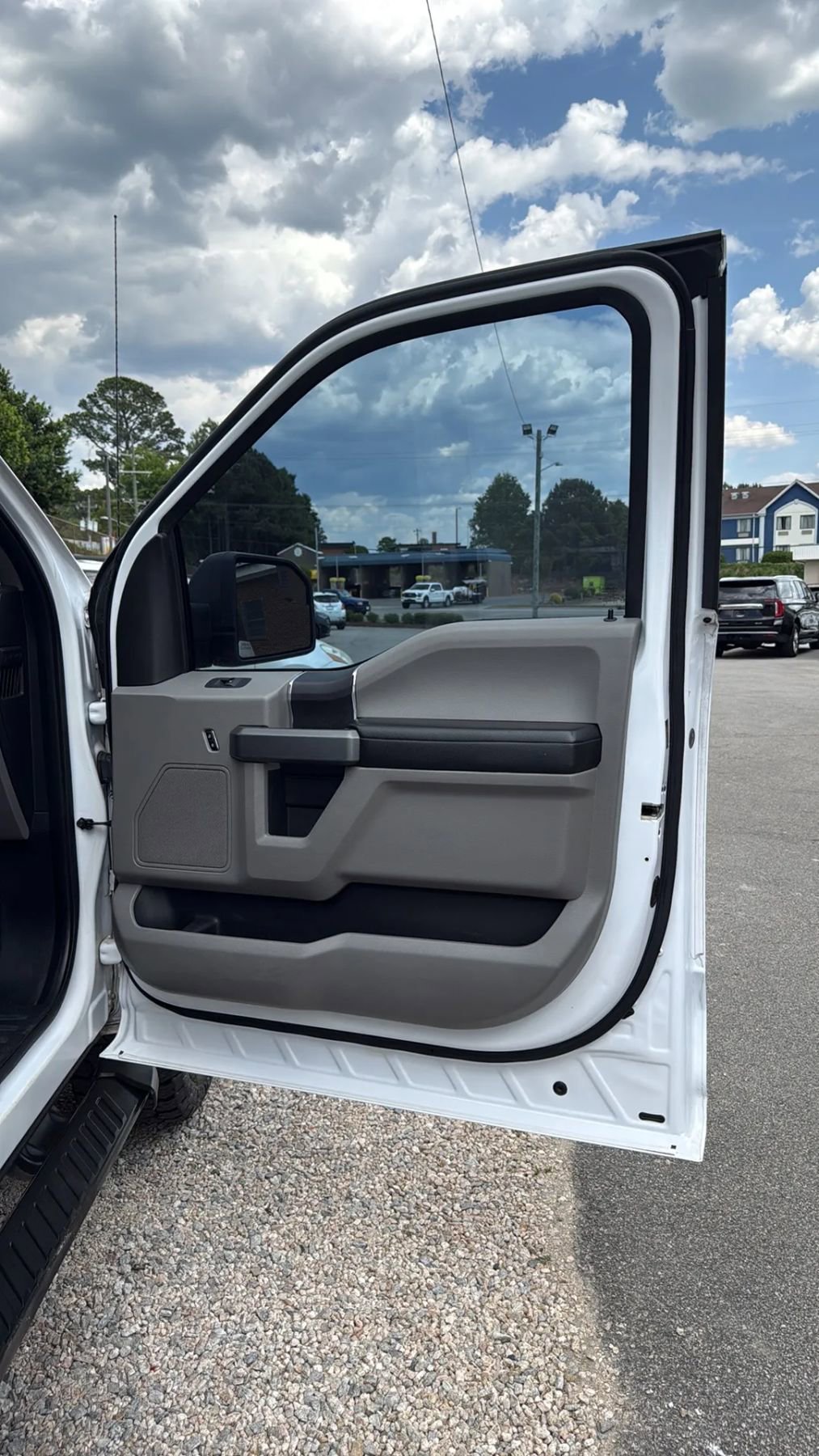 Used 2016 Ford F150 XLT w/ Trailer Tow Package AWD/4WD image 11