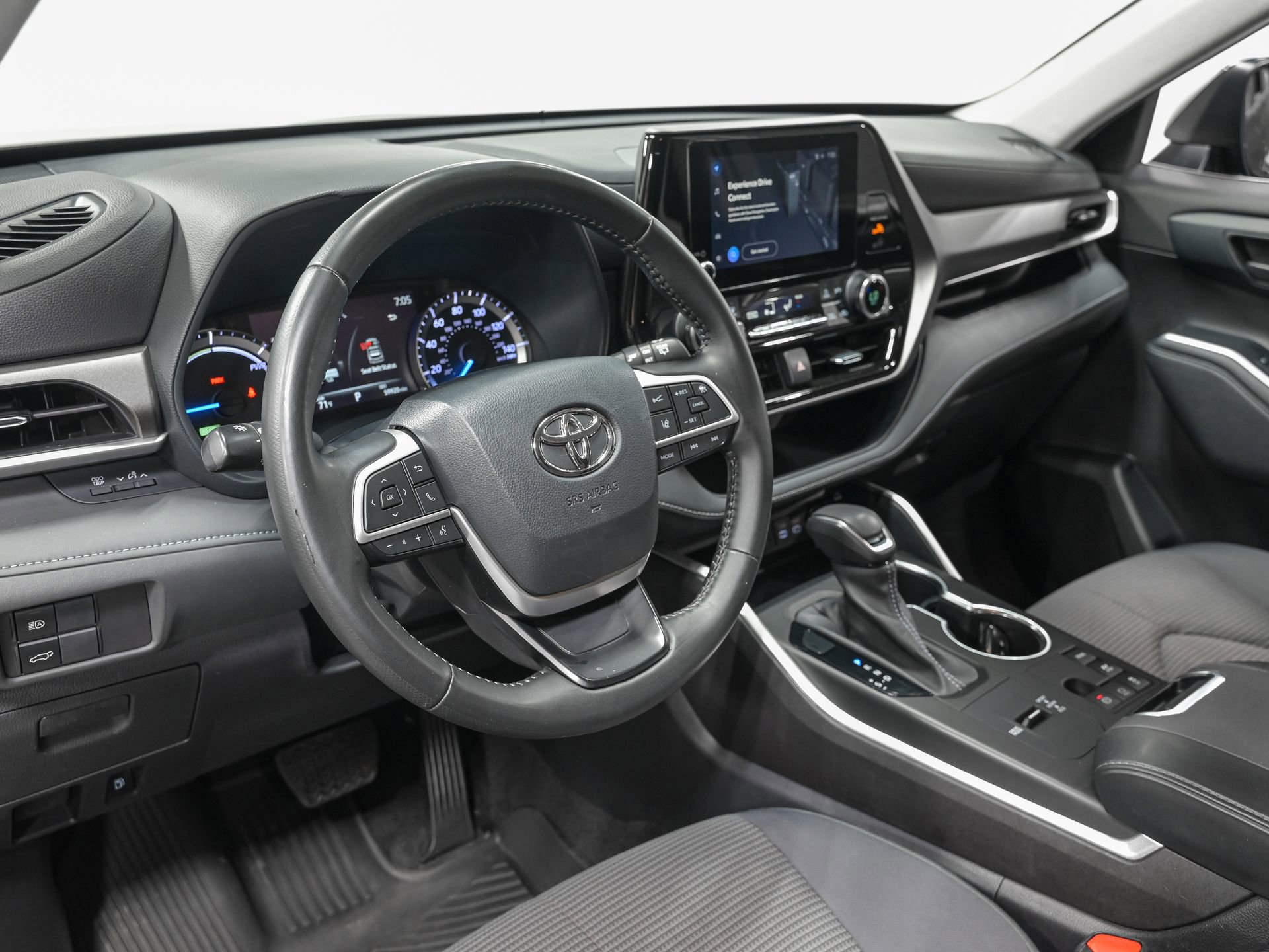 Used 2023 Toyota Highlander LE AWD/4WD image 15