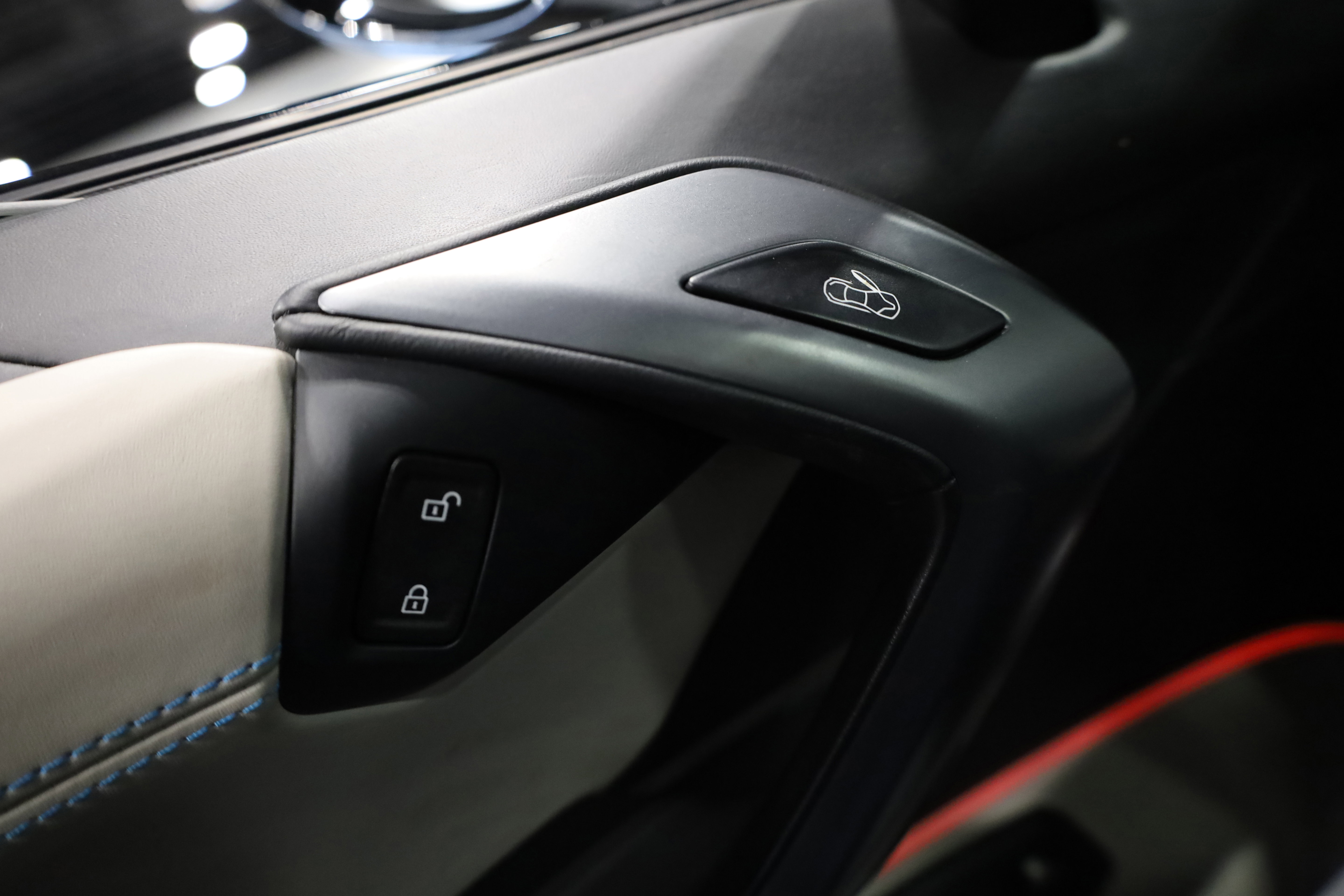 Used 2015 BMW i8 image 16