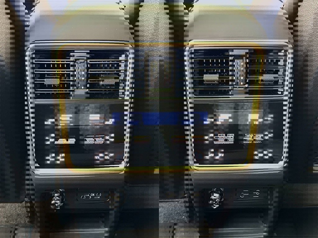 New 2026 Porsche Cayenne image 28