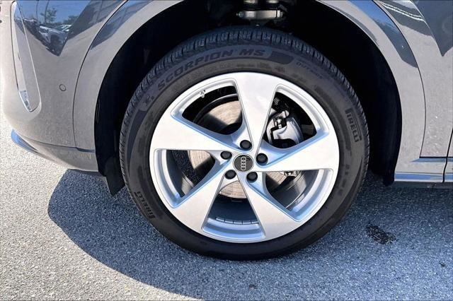 Certified 2025 Audi Q5 Premium Plus w/ Premium Plus AWD/4WD image 13