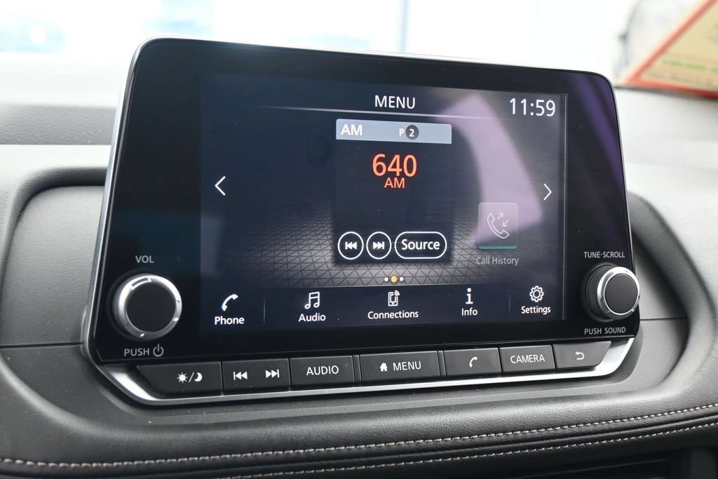 Used 2024 Nissan Rogue S FWD image 18