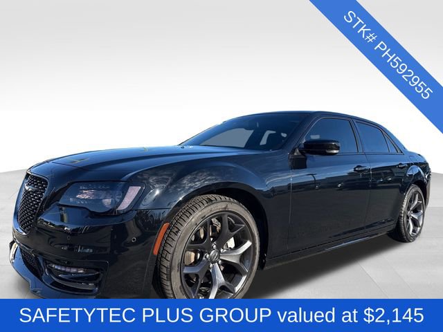 Used 2023 Chrysler 300 S w/ Comfort Group image 4