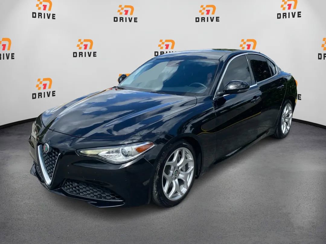 Used 2018 Alfa Romeo Giulia Ti RWD image 1