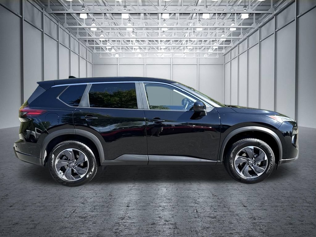Used 2025 Nissan Rogue SV AWD/4WD image 10