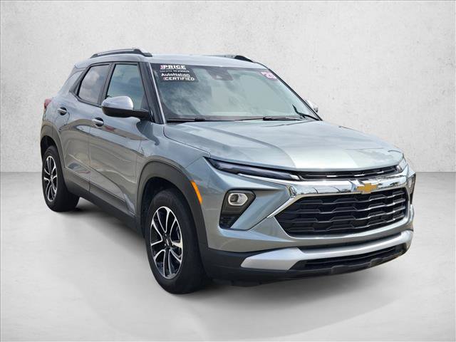 Used 2025 Chevrolet TrailBlazer LT FWD image 3