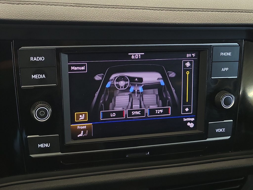 Used 2024 Volkswagen Jetta SE FWD image 18
