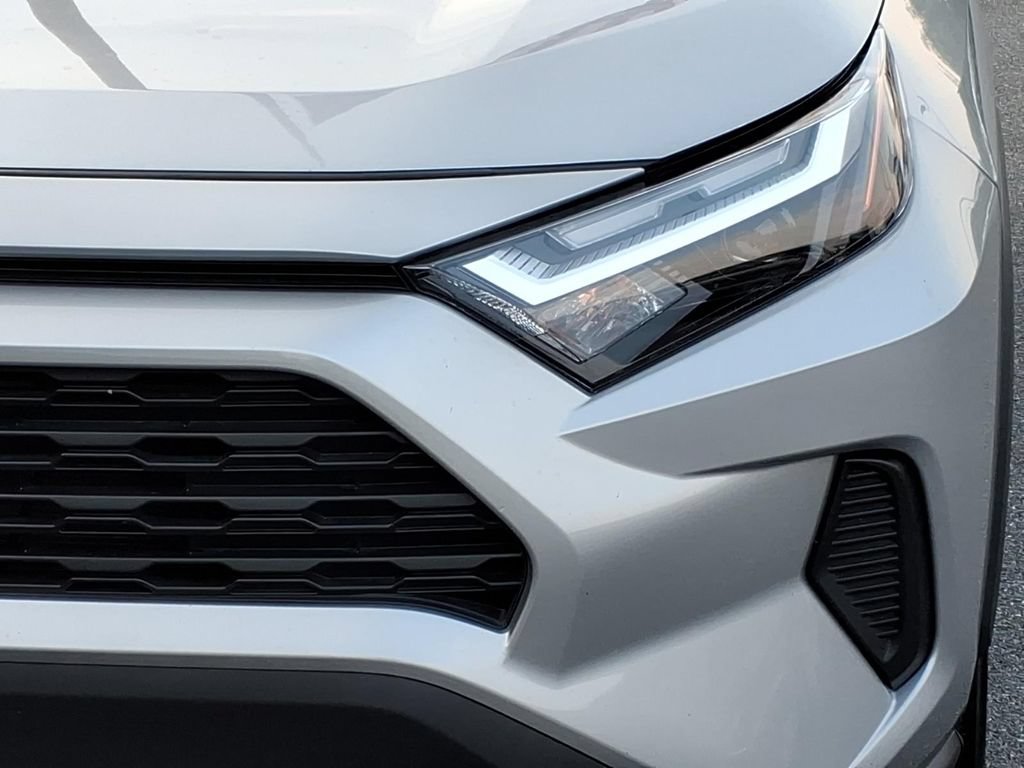 Used 2025 Toyota RAV4 XLE FWD image 8