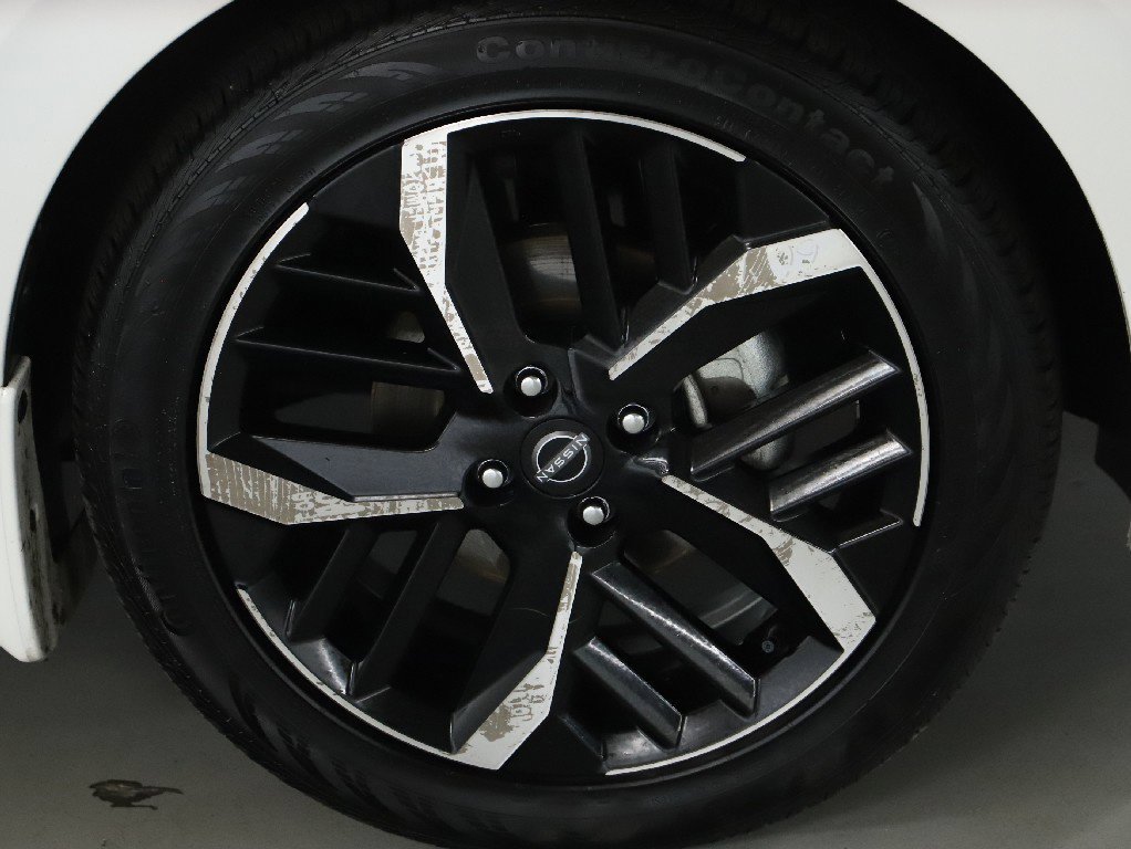 Used 2025 Nissan Versa SR w/ Trunk Package FWD image 10