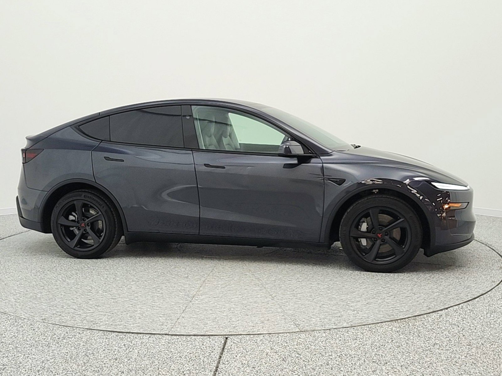 Used 2026 Tesla Model Y AWD image 4