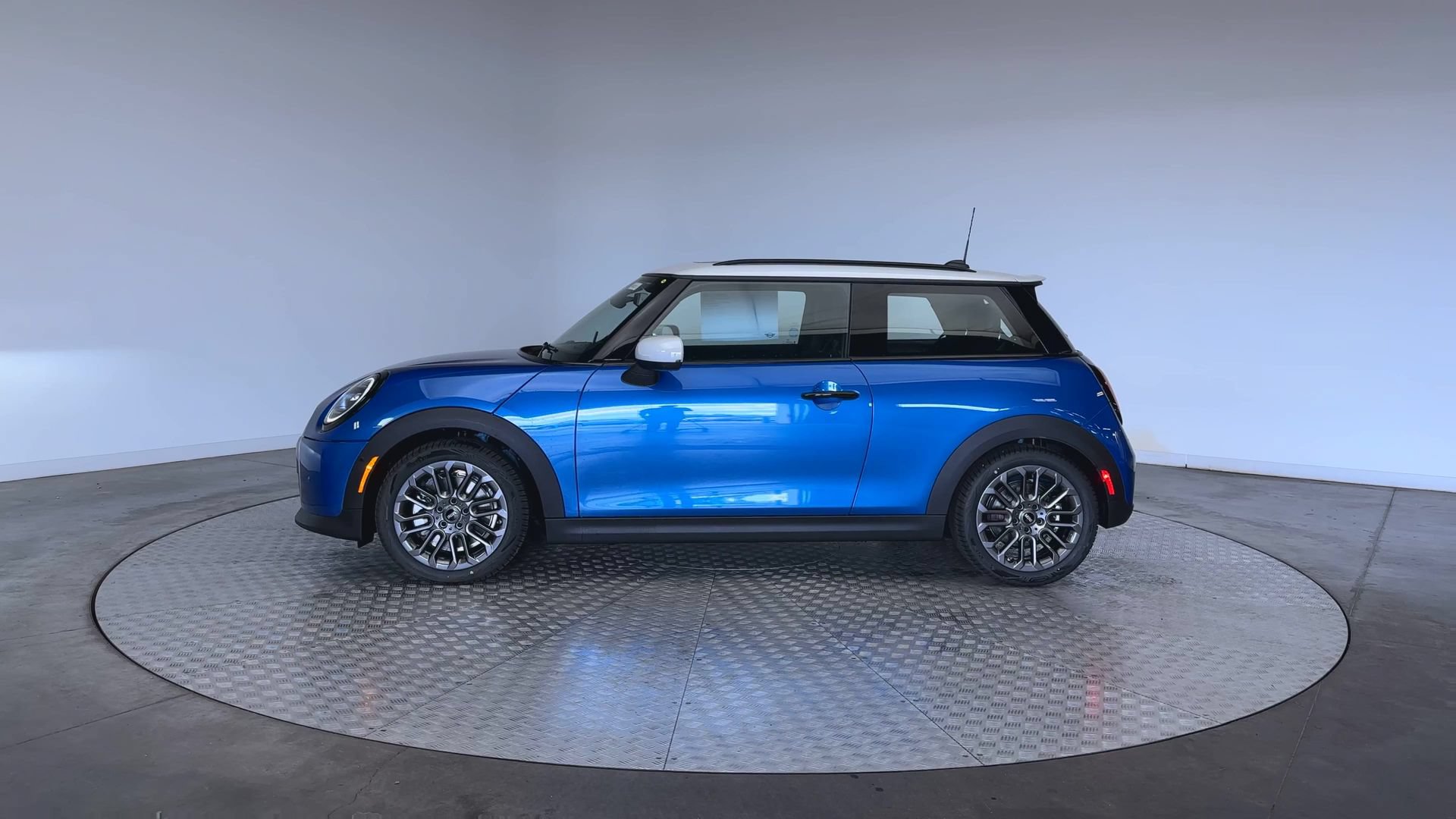 New 2026 MINI Cooper S FWD image 5