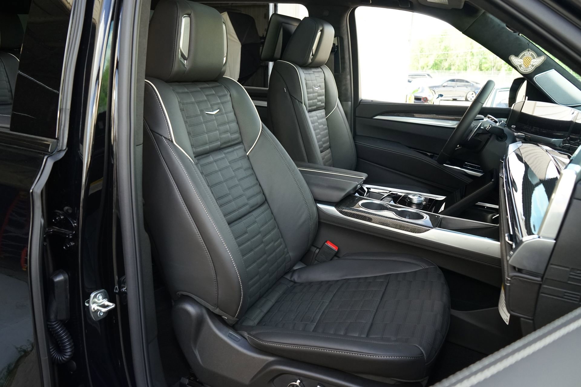 Used 2026 Cadillac Escalade ESV V image 10