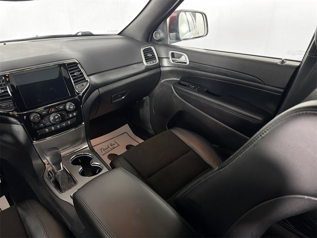 Used 2020 Jeep Grand Cherokee Altitude image 21