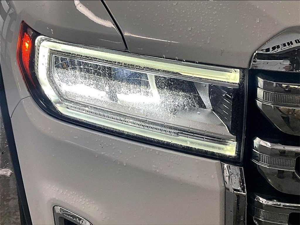 Used 2023 GMC Acadia SLT image 31