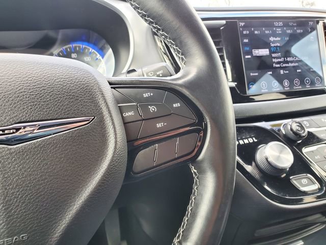 Used 2019 Chrysler Pacifica Touring Plus w/ S Appearance Package FWD image 13