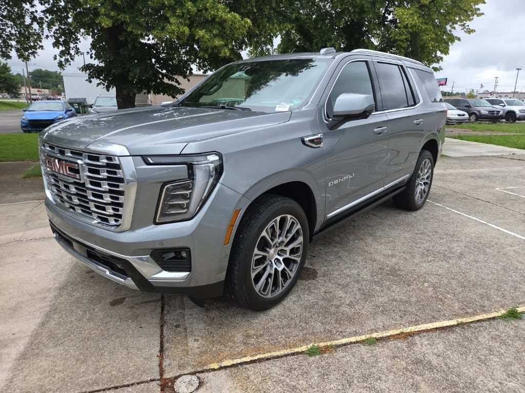 Used 2026 GMC Yukon Denali w/ Denali Reserve Package AWD/4WD image 1