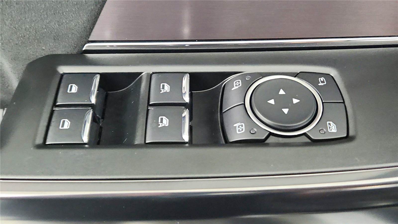 Used 2025 Ford F150 Platinum AWD/4WD image 12
