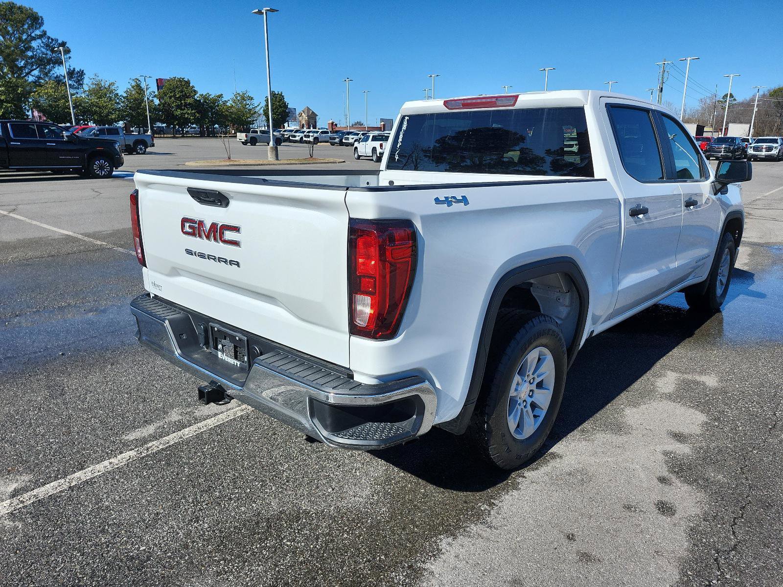 Used 2025 GMC Sierra 1500 Pro w/ Pro Value Package image 3